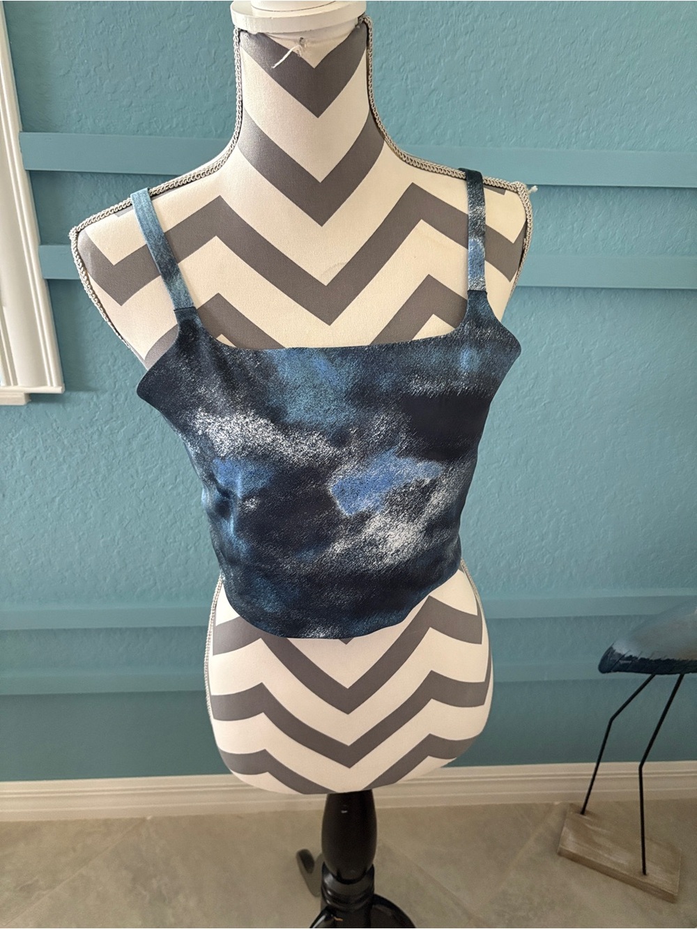 Nike Women's Convertible Cross Back Light-Support Sports Bra Tie Dye Navy XL